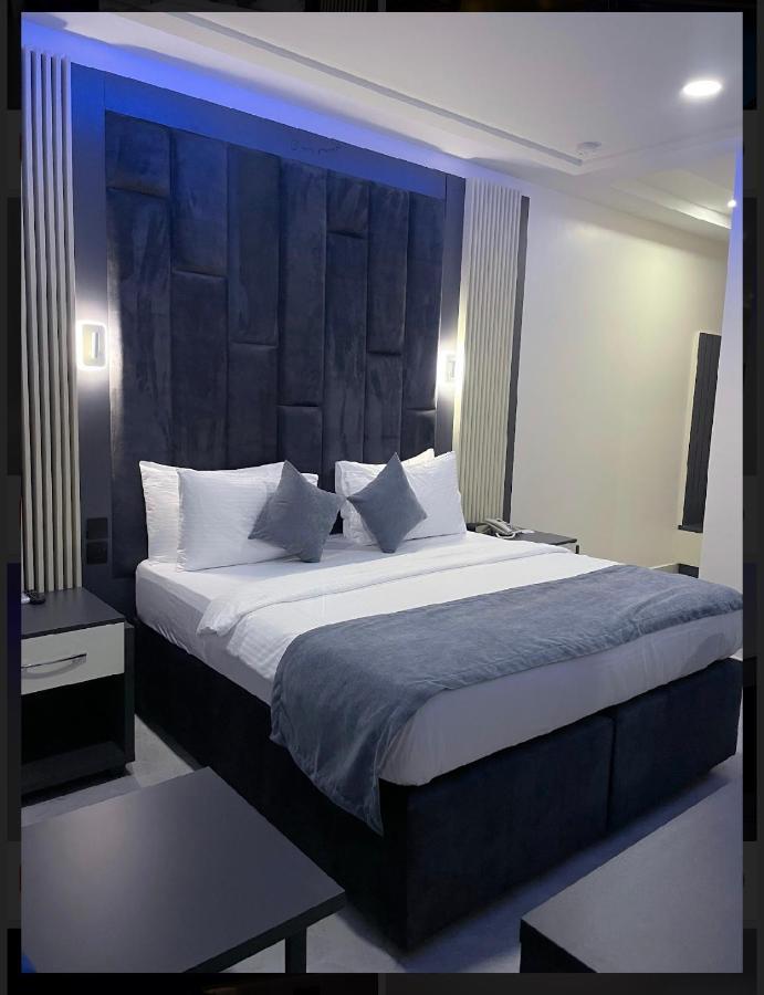 The Mayrock Hotel Абуджа Екстер'єр фото